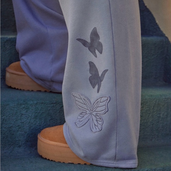 Hollister Feel Good Butterfly Graphic Baggy Sweatpants Grey Blue NWT Small long - Picture 2 of 10